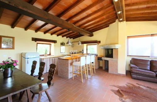 Parrano House | Inviting Casale Verciano: Pool, Spa & Family Amenities