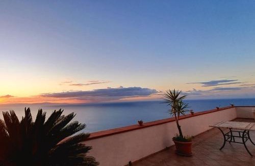 Furore House | Idyllic Villa Casalena with Ocean Views in Furore