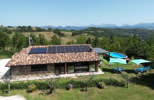 Monteluiano Bed & Breakfast | Exceptional Casalotto Francescano with Pool & Pet Friendly