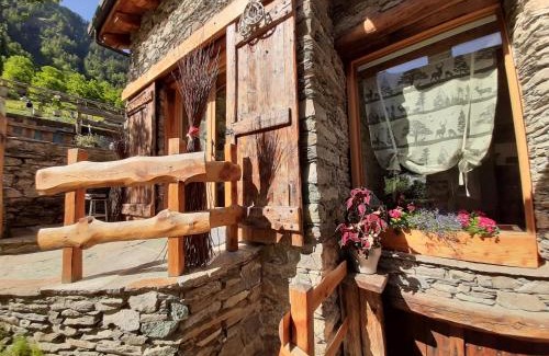 Prali Bed & Breakfast | Relax at CasAlpAca B&B with Sauna in Prali - Rated 9.6