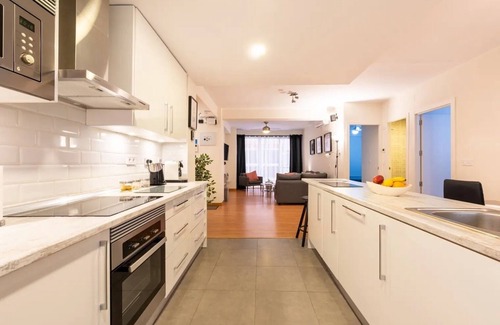 La Victoria Apartment | Discover CasaMalaga: Poolside Retreat in Central Malaga