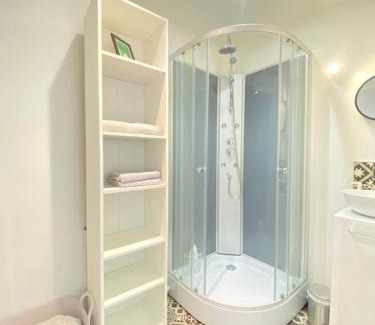 Saint-Jacques - Saint-Roch Apartment | Cozy Casamara 1 T1: Pet-Friendly Retreat Near CHU