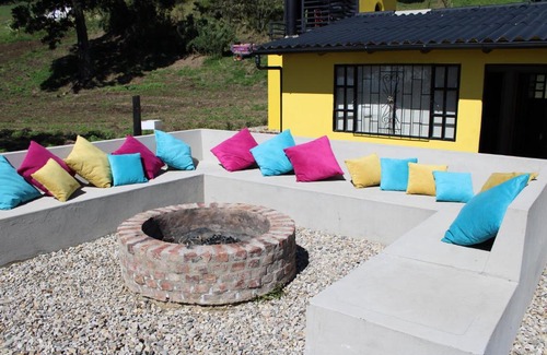 El Rosal House | Pet-Friendly Casamarilla: Family Comfort with Hot Tub