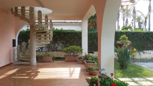 Agnone House | Relax at Casammare with Private Beach and Ocean Views