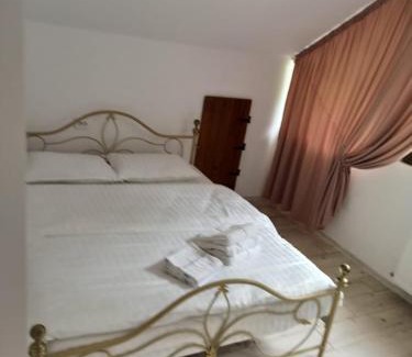 Ciresu House | Experience CasAndi: Beachfront Oasis with Pool & Spa