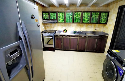 Guayabal House | Casangel Hogar Familiar: Ideal for Families with Spa & Kitchen