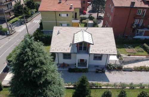 Merate House | Highly Rated CasaNobile "Il Melo" - Your Perfect Getaway