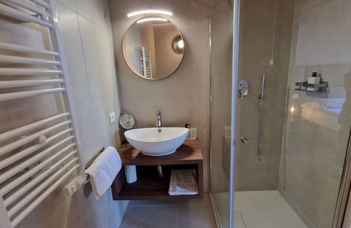 San Pietro in Cariano Bed & Breakfast | Experience CasaOssan: Top-Rated Spa & Family-Friendly Retreat