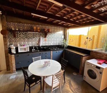 Areia House | Inviting Casarão 47: Family-Friendly Stays with Kitchen
