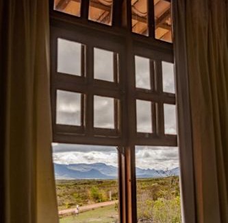Mucuge Hotel | Discover Casarão Alpina: Pet-Friendly Retreat with Pool