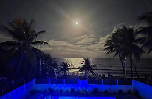 Pitimbu House | Casarão beira mar de Praia Azul