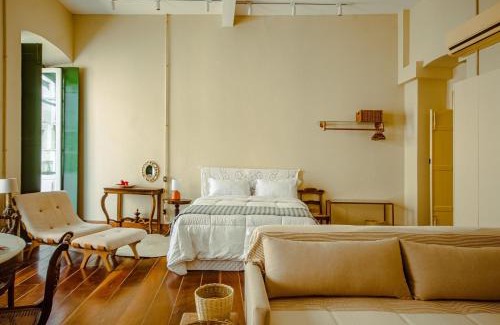 Pelourinho Apartment | Historic Casarão de Época: Perfect for Families & Pets