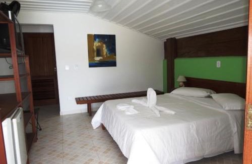 Pereque-Mirim House | Oceanfront Casarão Villa al Mare with Pool & Scenic Views