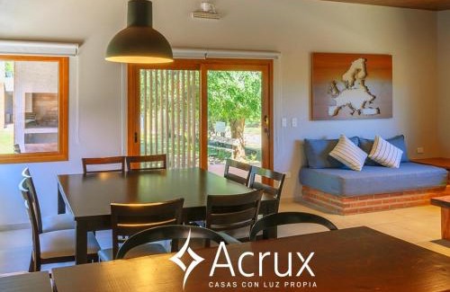 Nono House | Guest Rated: 9.5, Relax at Casas Acrux with Pool & Breakfast