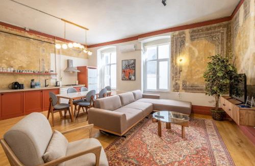 Galata Apartment | Casas Con Fresco - Stunning Spacious Apartments in Prime Location