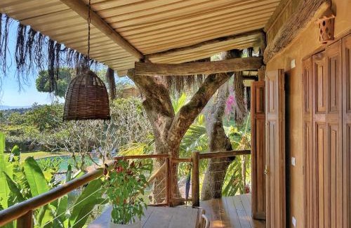 Ilhabela Historical Center House | Experience Tranquility at Casas D’Água Doce - Casa da Árvore