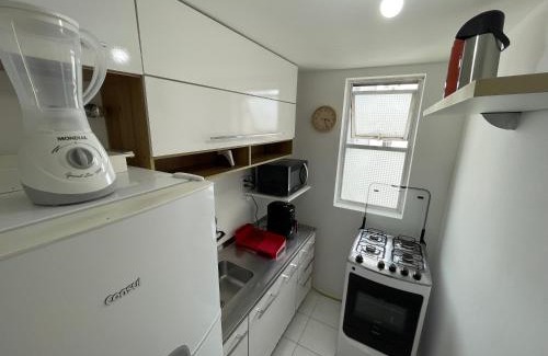 Ondina Apartment | Casas da Geo - Jardim Apipema - Quarto e Sala - Circuito do Carnaval