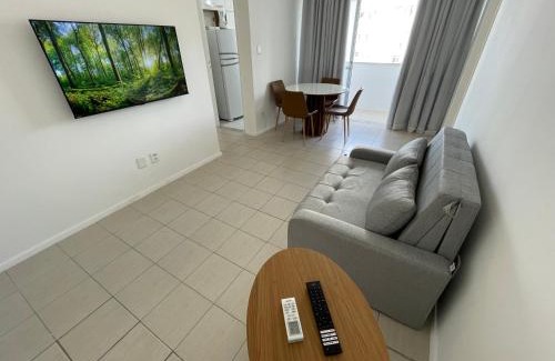Ondina Apartment | Casas da Geo - Jardim Apipema - Quarto e Sala - Circuito do Carnaval
