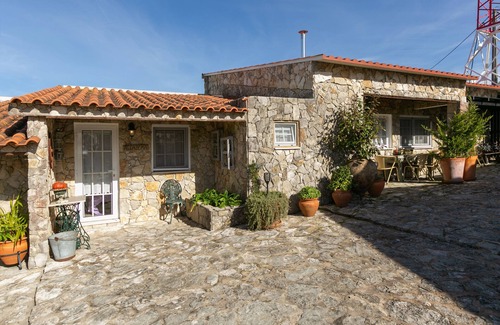 Porto de Mos Villa | Cozy Casas da Gralha - Alfazema with Spa & Family Amenities