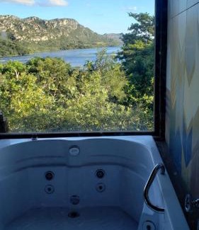 Lapinha da Serra House | Relaxing Retreat at Casas da Paty with Hot Tub & Breakfast