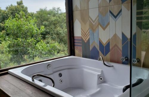 Lapinha da Serra House | Relaxing Retreat at Casas da Paty with Hot Tub & Breakfast