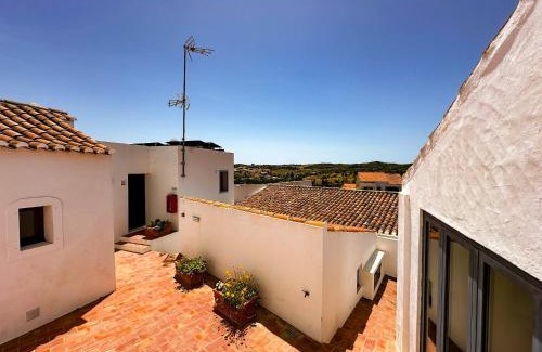 Junqueira House | Inviting Oceanfront Stay at Casas do Palheiro Velho