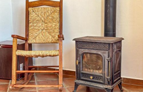Junqueira House | Inviting Oceanfront Stay at Casas do Palheiro Velho