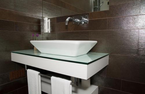 Alcains House | Discover Casas do Regato: Oceanfront Bliss Awaits You