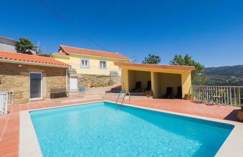 Molares House | Experience Villas at Casas do Vale Vila Nune with Private Pool