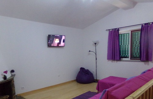 Carregais Cottage | Discover Casas dos Carregais - Casa da Ameixeira Retreat