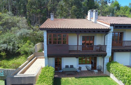 Niembro House | Pet-Friendly Oceanfront Retreat: Casas El Castañedu Awaits