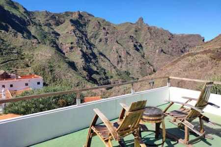 Santa Cruz de Tenerife House | Discover Casas Galloway: Anaga's Enchanting Retreat