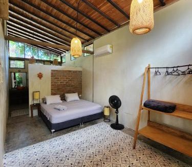 Palomino House | Discover La Floristería: Pet-Friendly Retreat with Pool