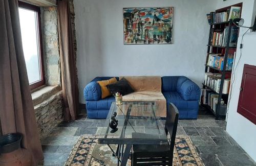 Monsaraz House | Pet-Friendly Getaway at Casas Letizia e Sebastião