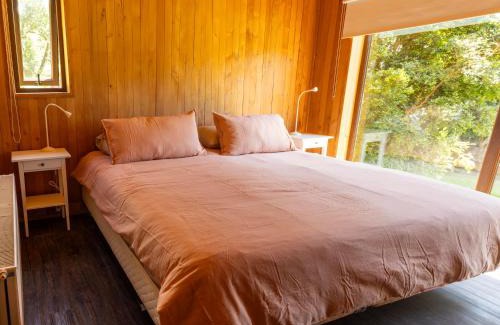 Chonchi House | Beachfront Retreat: Casas Martín Pescador, Lago Huillinco