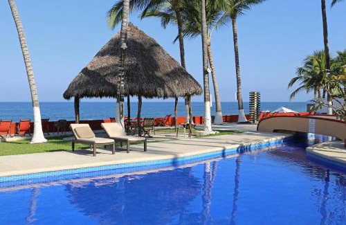 North End House | Relax at Casas Palmar and Tocayo with Oceanfront Pool Views