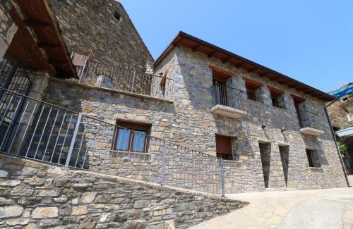 Bestue Apartment | Family-Friendly Retreat at Casas Rurales Bestue-Ordesa