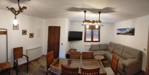 Bestue Apartment | Family-Friendly Retreat at Casas Rurales Bestue-Ordesa