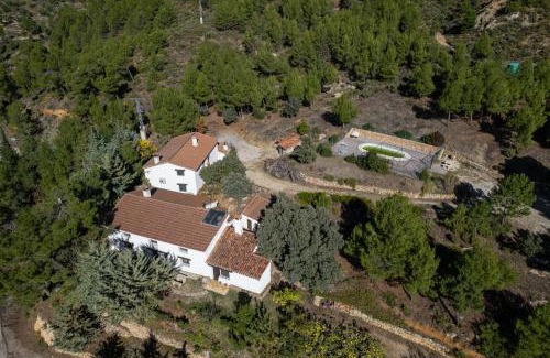 Yeste House | Cozy Casas Rurales Camaretas with Ocean Views & Hot Tub