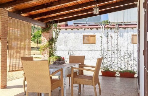 Santa Ana la Real Cottage | Guest Rated Casas Rurales Los Montes with Pool & Kitchen