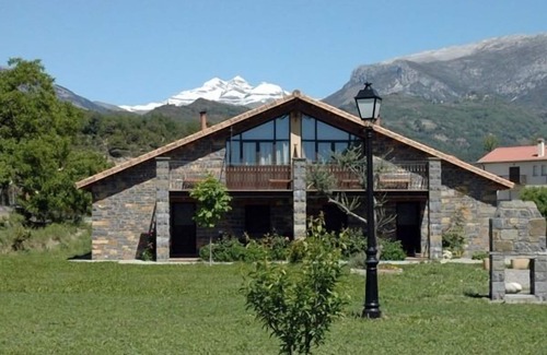 Puertolas Cottage | Relaxing Retreat at Casas Rurales La Ribera for 4 Guests