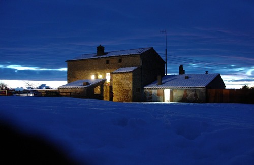 Lladurs Cottage | Pet-Friendly Casas Rurales La Salada with Pool & Ocean View