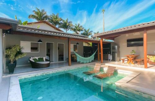 Ponte Branca House | Pet-Friendly Retreat at Casas Top: 4-Star with Pool & Hot Tub