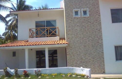 La Manzanilla House | Inviting Casas Villas las Palmera for 10 Guests with Pool