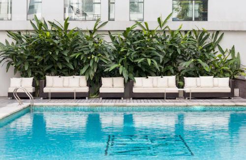 Palermo Hotel | Discover CasaSur Bellini Hotel: Poolside Retreat Awaits