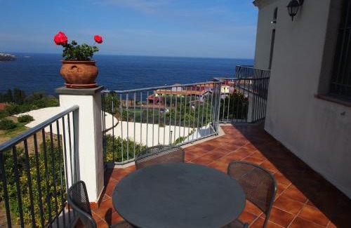 Santa Tecla Apartment | Family-Friendly Retreat at Casavacanze Residence Maia Volcani