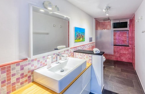 Pieve Ligure Apartment | CasaViva: Beautiful Seaside Apartment with Pool & Parking