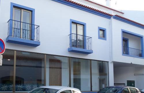 Cercal House | Oceanfront Casazul M&B with Pool and Hot Tub Amenities