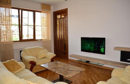 Kentron Apartment | Guest Rated 10/10 Stay at Cascad Ellite PH for Families