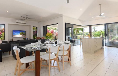 Craiglie House | Discover Cascade Drive Port Douglas: Family-Friendly Retreat